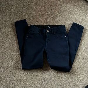 1822 Dark wash skinny jeans